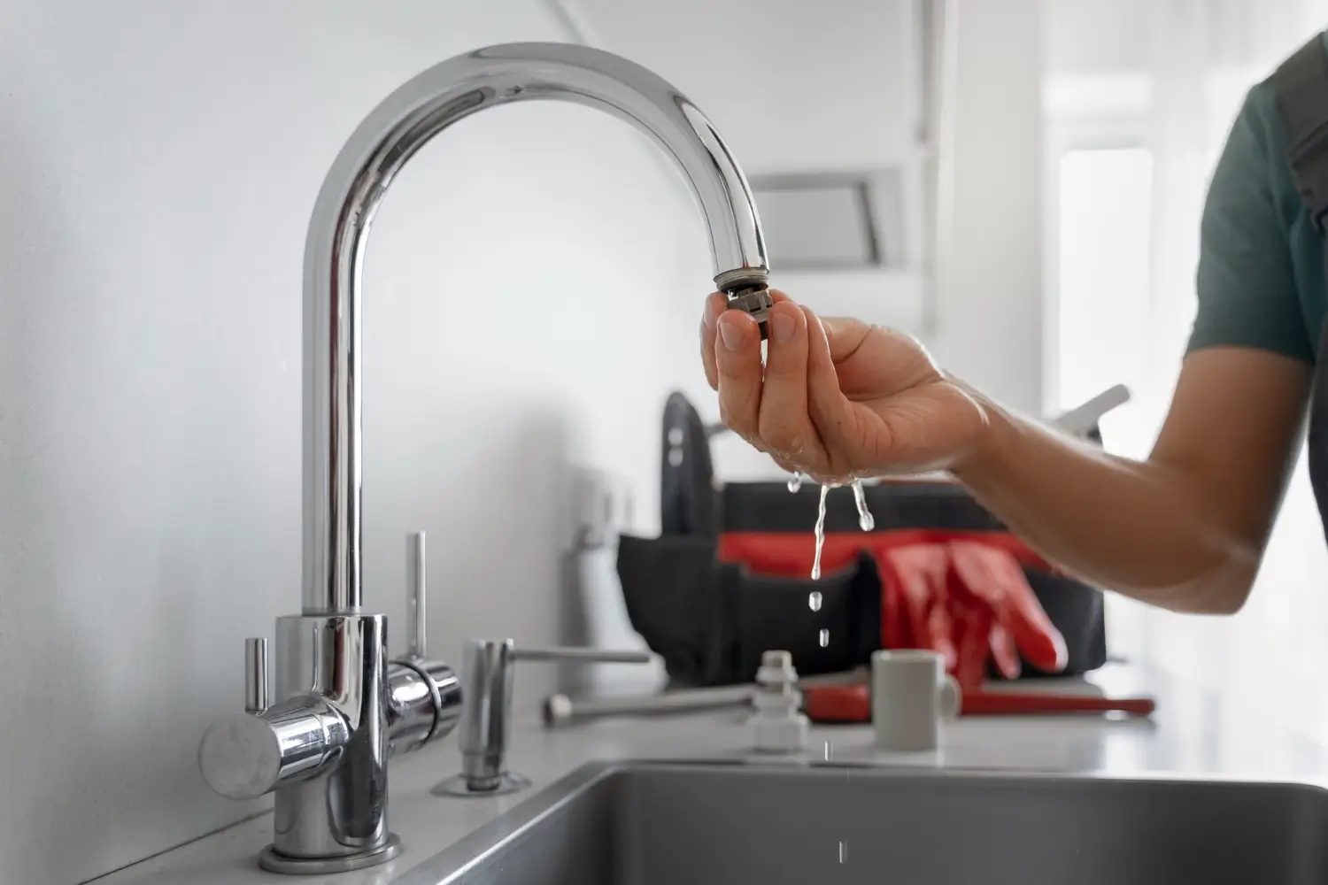 ac-plomberie entretien robinet de cuisine moderne avec aérateur qui fuit en haute-garonne